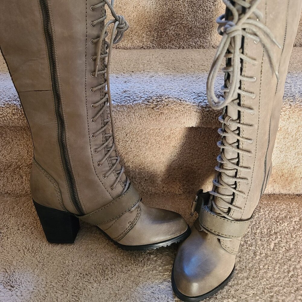 NWOB DKNY Knee-High Kala Boots Women's size 7US